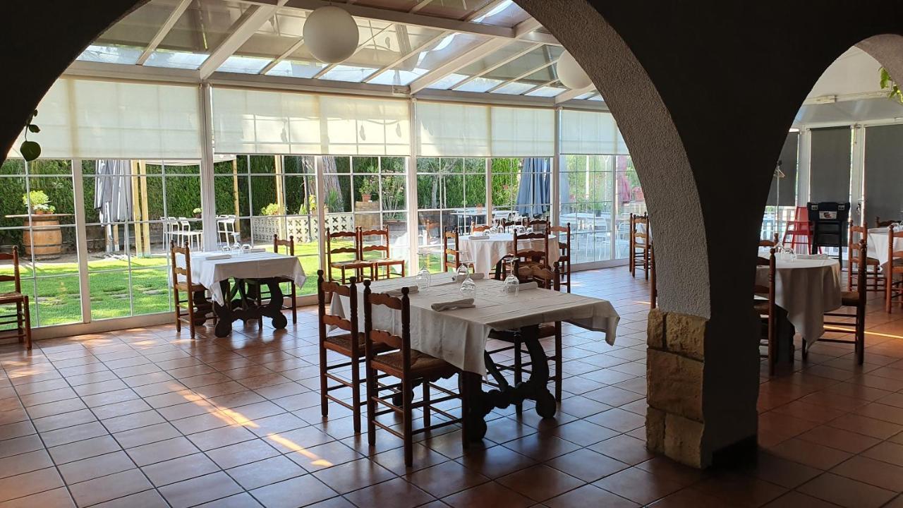 Hotel Restaurant El Bosc Banyeres del Penedes Bagian luar foto